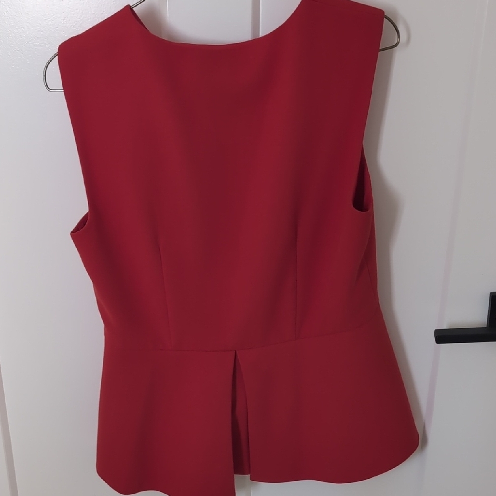 Red Sleeveless Zip-Front Top - Picture 6 of 6